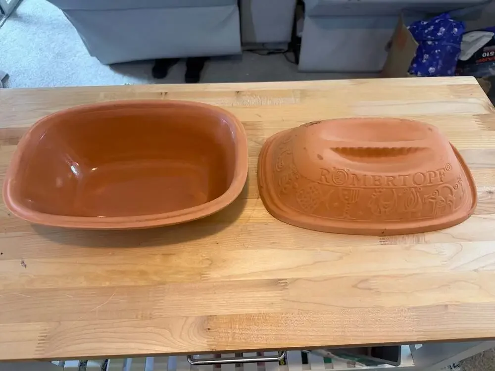 Römertopf Clay Baker Terracotta Roaster and Casserole Pot with Embossed Lid